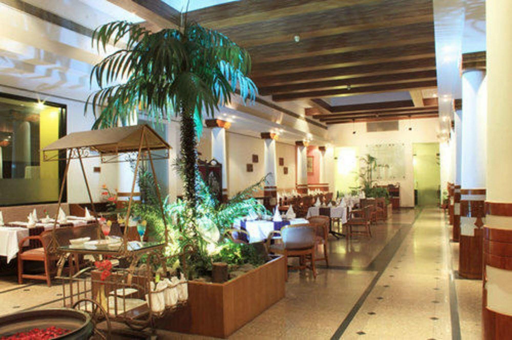 Hotel Maurya Patna Patna  Exterior photo